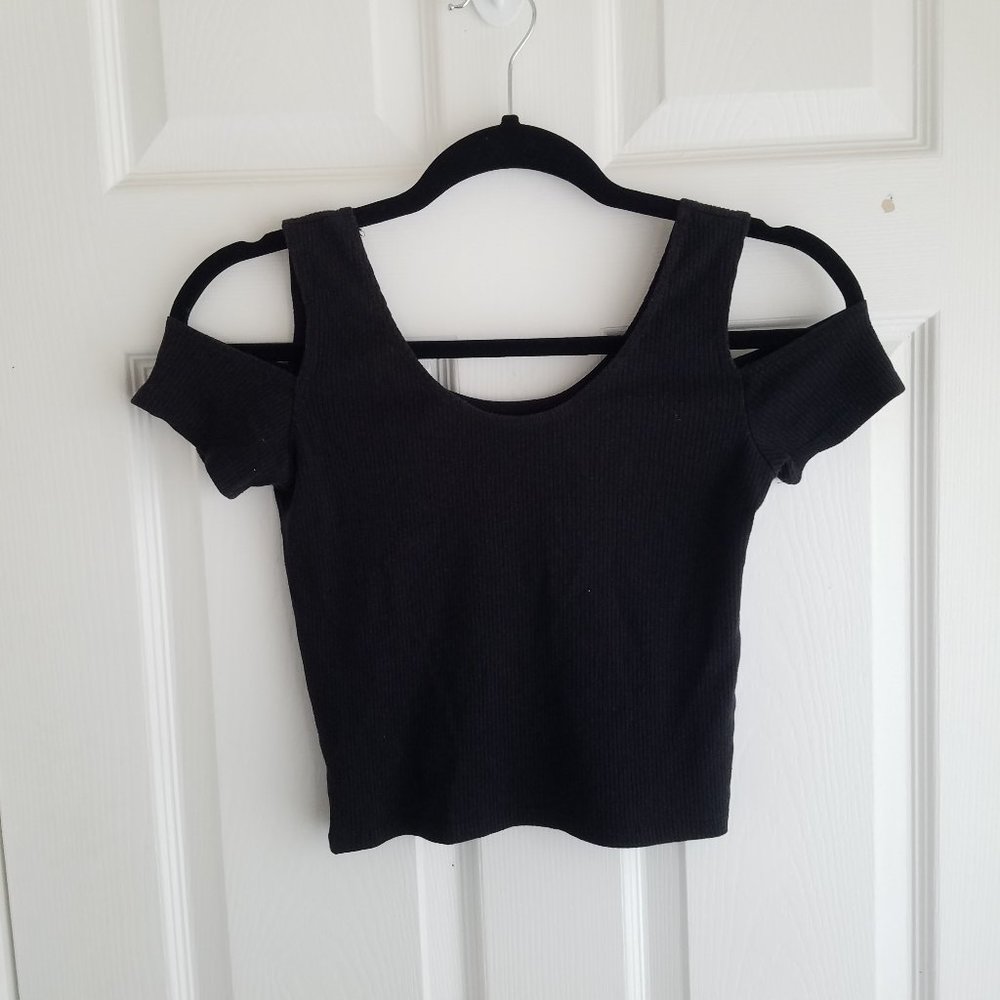 LA Hearts cold shoulder croptop